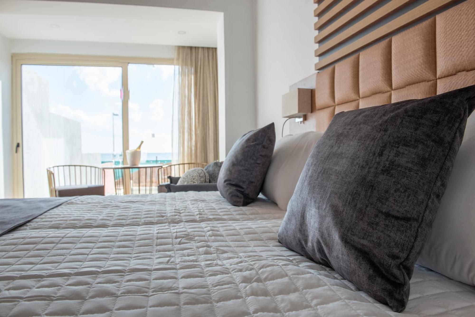 Piere - Anne Beach Hotel Ayia Napa Room photo