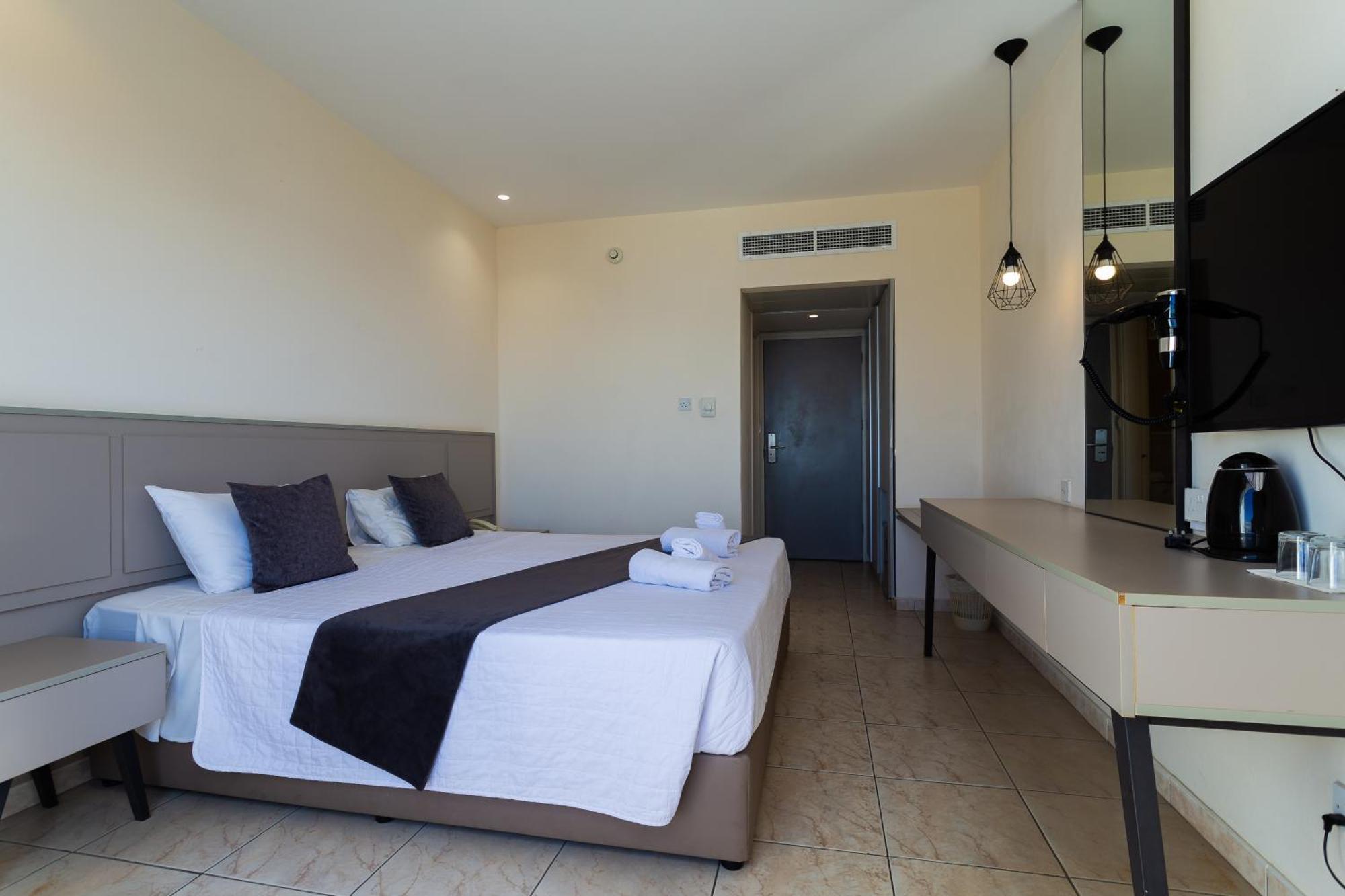 Piere - Anne Beach Hotel Ayia Napa Exterior photo